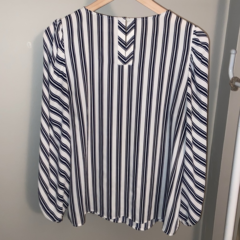 LOFT Navy White Stripe Blouse M Balloon Sleeve Nautical Coastal Chic - Picture 3 of 5